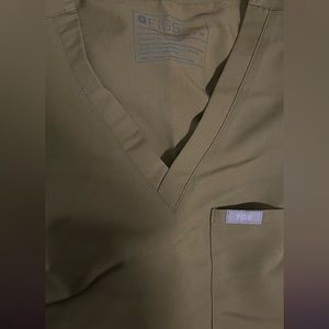 Figs limited edition Olive green set M/P 1 pocket Catarine top and Zamora pants